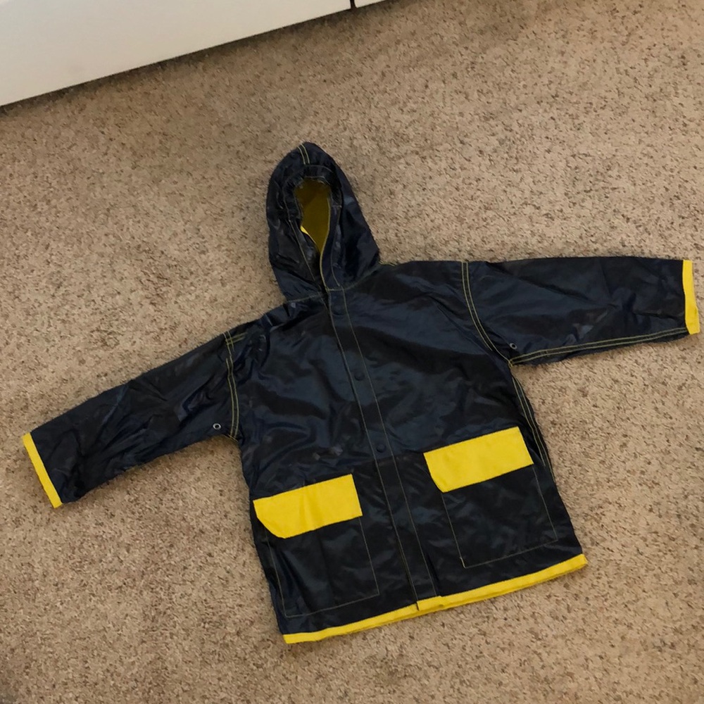 Boys Oshkosh Reversible Rain Coat Jacket  size 5/6